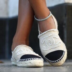 Authentic Womens Chanel Rev Coco Beige Black Linen Flat Espadrille Shoes 38 US/8